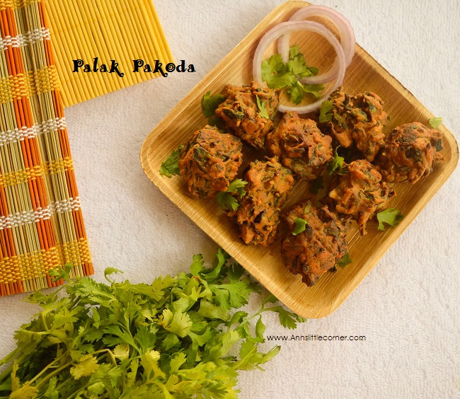 Crispy Palak Pakoda / Spinach Fritters
