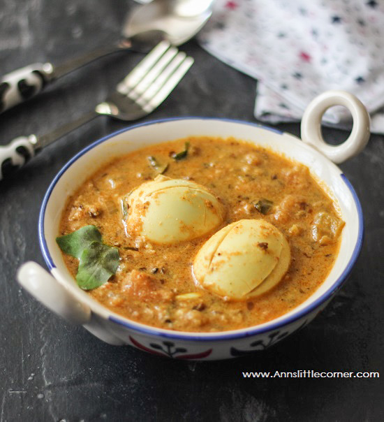 Simple Egg Curry / Muttai Kuzhambu
