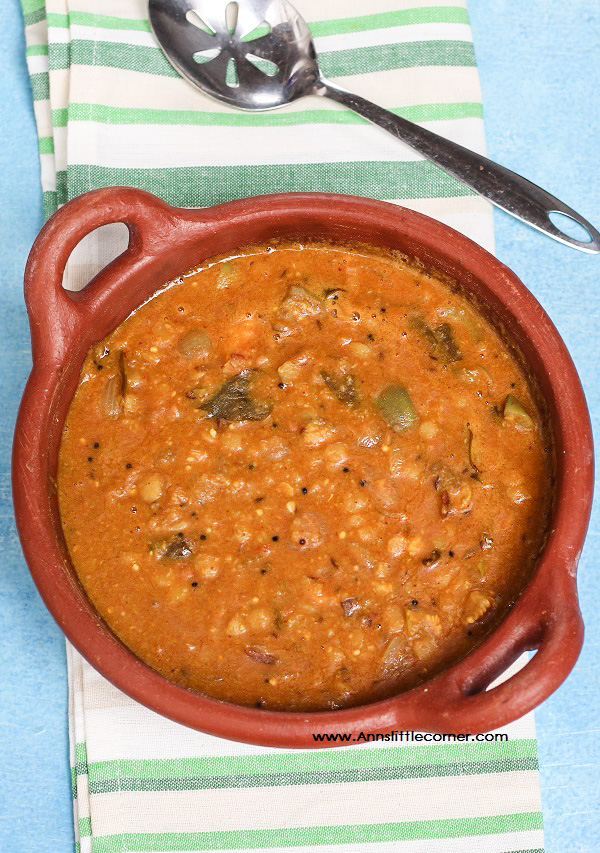 Palakottai Poricha Kuzhambu / Jackfruit Seed Dal Curry